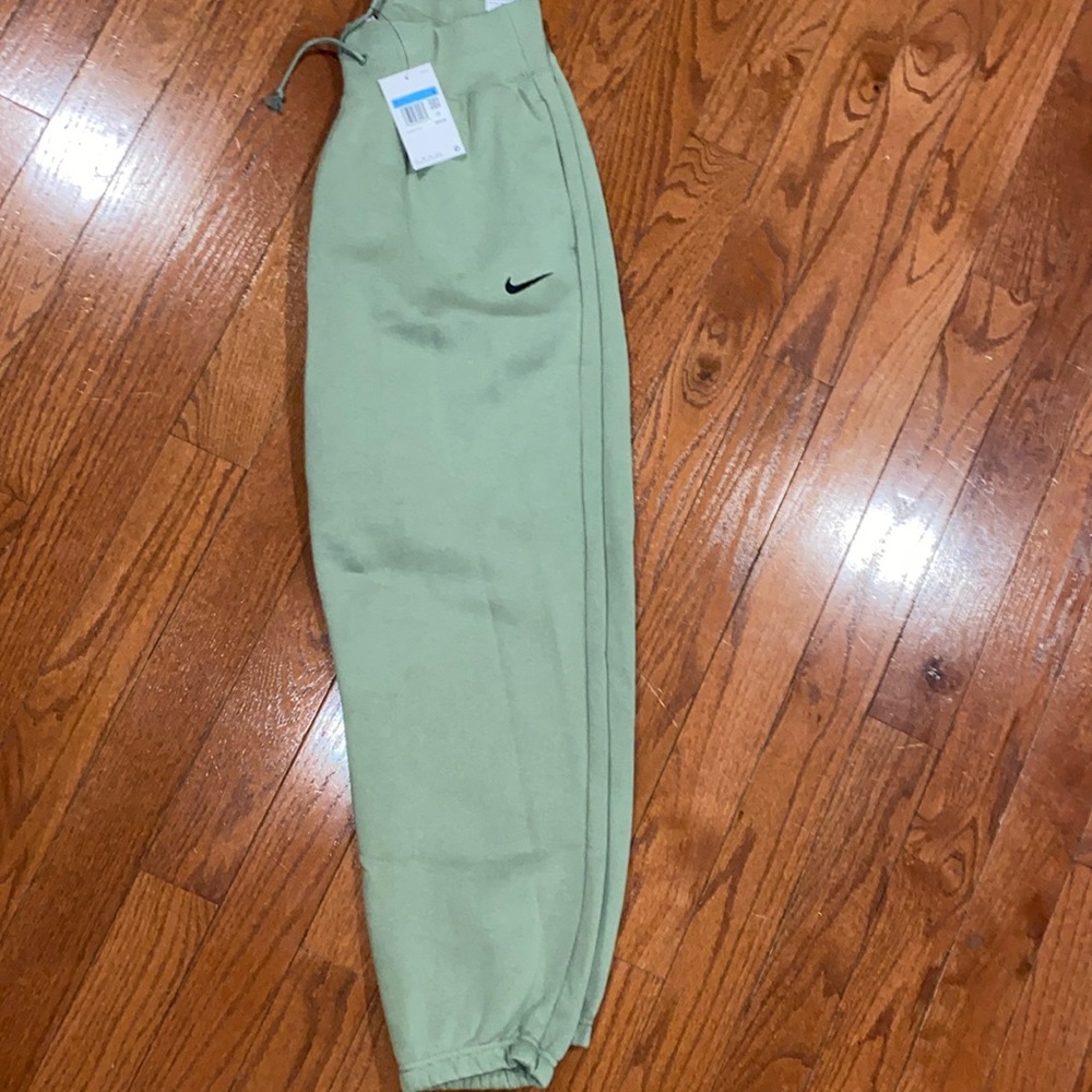 Nike oversized high rise sweat pants